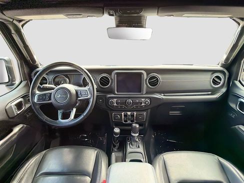 Used 2020 Jeep Wrangler Unlimited Sahara image 16