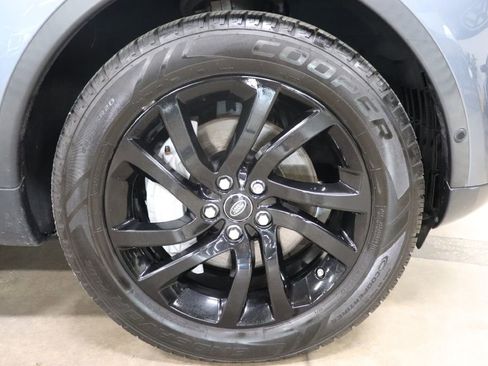 Used 2019 Land Rover Discovery SE image 34