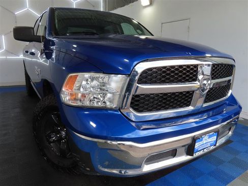 Used 2019 RAM 1500 Classic SLT AWD/4WD image 3