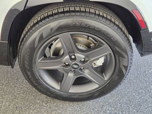 Used 2024 Land Rover Defender 130 X-Dynamic SE image 9