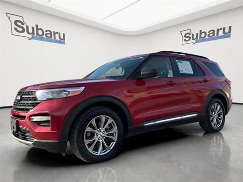 Used 2021 Ford Explorer XLT w/ Equipment Group 202A image 3