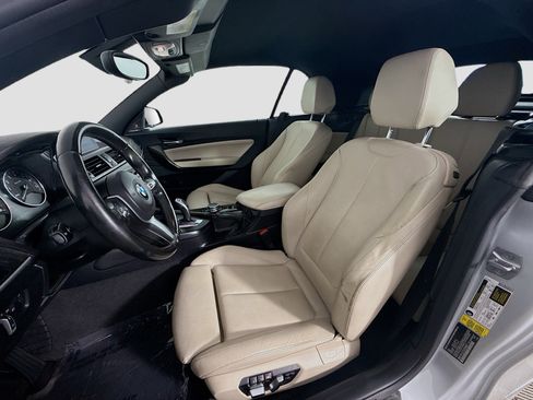 Used 2016 BMW M235i Convertible image 22
