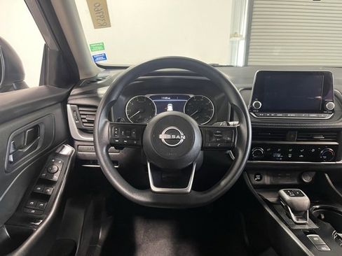 Used 2024 Nissan Rogue S image 24
