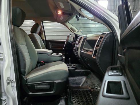 Used 2017 RAM 3500 Tradesman w/ Chrome Appearance Group image 17