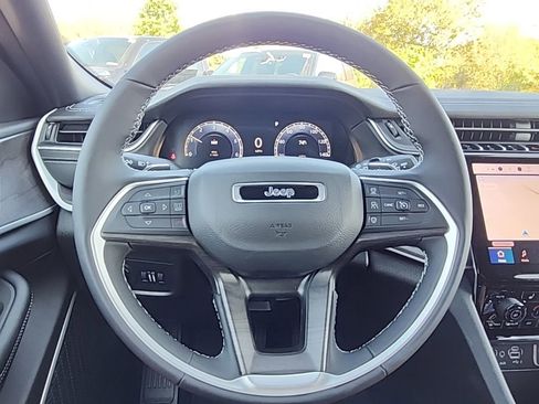 New 2025 Jeep Grand Cherokee L Limited w/ Black Appearance Package image 33