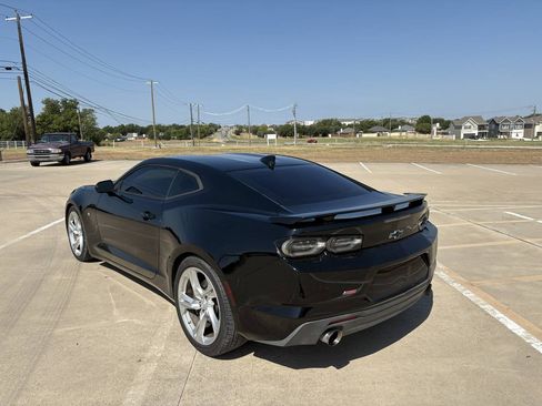 Used 2019 Chevrolet Camaro SS RWD image 3