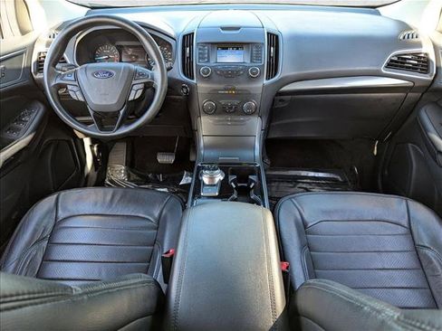 Used 2019 Ford Edge SE image 17