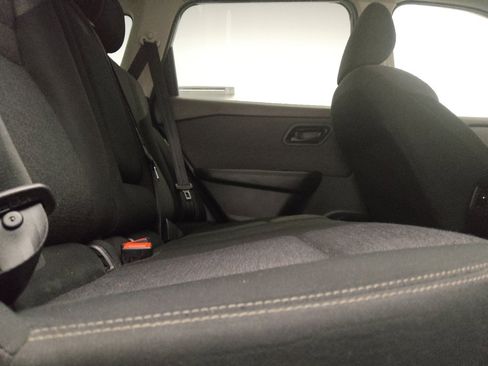 Used 2021 Nissan Rogue S FWD image 19