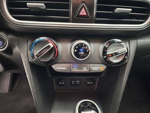 Used 2018 Hyundai Kona SEL AWD/4WD image 17