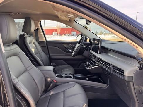 Used 2023 Lincoln Corsair AWD w/ Equipment Group 101A image 22