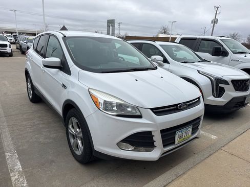 Used 2015 Ford Escape SE image 5