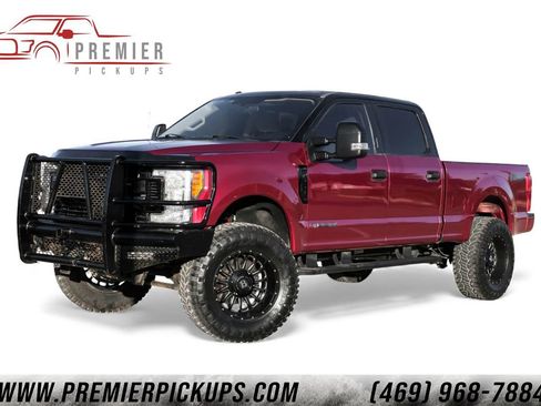 Used 2017 Ford F250 XLT w/ XLT Value Package image 1