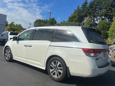 Used 2016 Honda Odyssey Touring Elite image 2