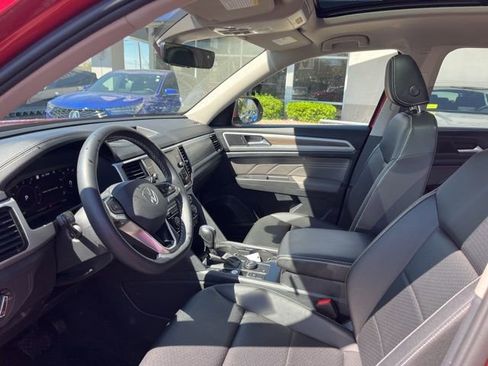 Used 2023 Volkswagen Atlas SEL AWD/4WD image 38