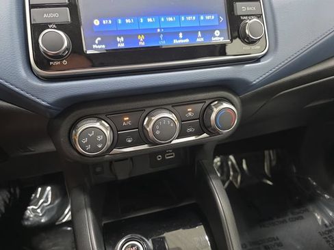 Used 2025 Nissan Versa SV FWD image 24