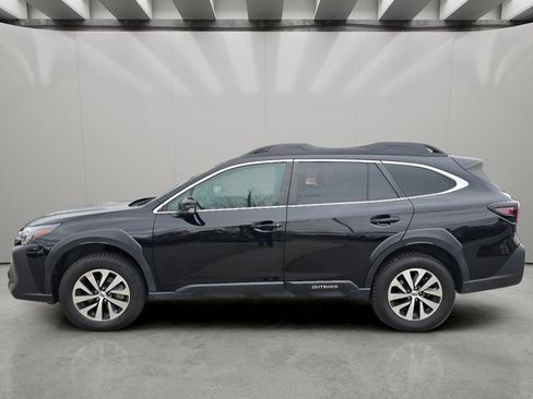 Used 2023 Subaru Outback Premium AWD/4WD image 4