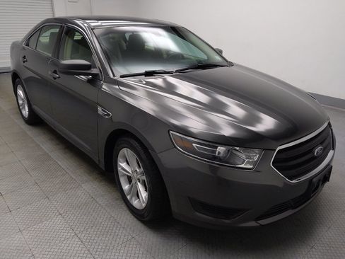Used 2016 Ford Taurus SE FWD image 13