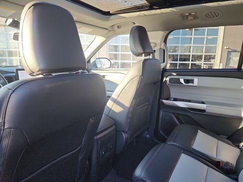 Used 2022 Ford Explorer XLT w/ Equipment Group 202A image 25