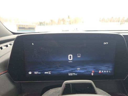 Used 2025 Chevrolet Traverse RS image 26