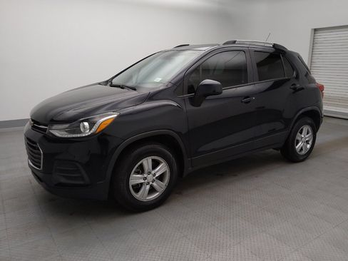 Used 2021 Chevrolet Trax LT AWD/4WD image 2