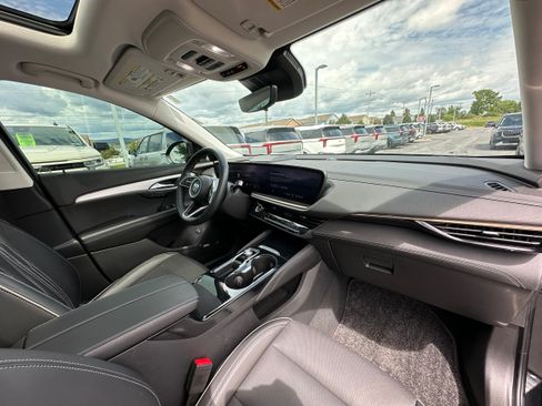 Used 2024 Buick Envision Avenir AWD/4WD image 19