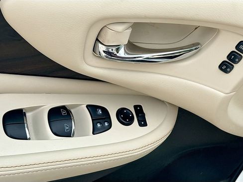 Used 2023 Nissan Murano Platinum w/ Cargo Package image 18