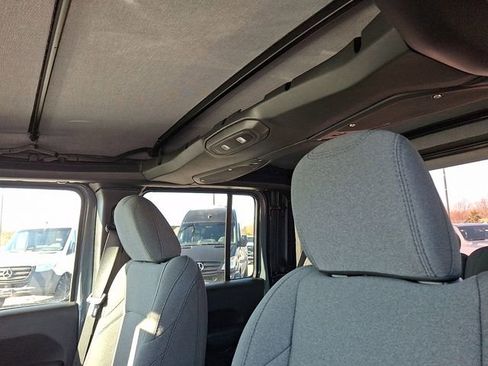 New 2026 Jeep Gladiator Sport image 9