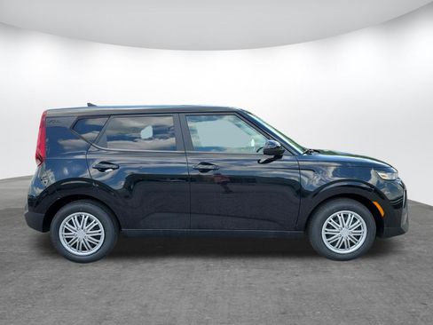 Used 2022 Kia Soul LX FWD image 17