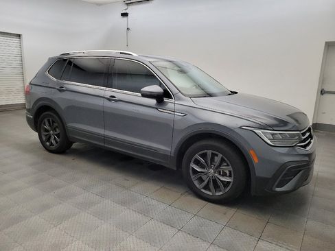 Used 2023 Volkswagen Tiguan SE FWD image 11