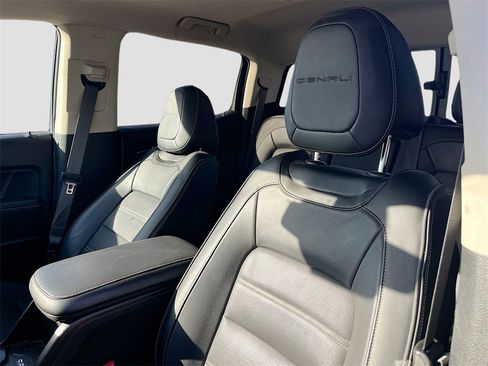 Used 2022 GMC Canyon Denali image 21