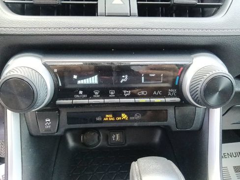 Used 2023 Toyota RAV4 LE FWD image 23