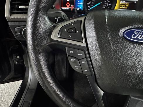 Used 2018 Ford Fusion SE w/ Fusion SE Technology Package FWD image 28