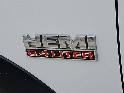Used 2018 RAM 2500 Tradesman w/ Chrome Appearance Group AWD/4WD image 14