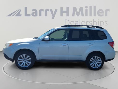 Used 2012 Subaru Forester 2.5X Premium w/ All-Weather Pkg AWD/4WD image 2
