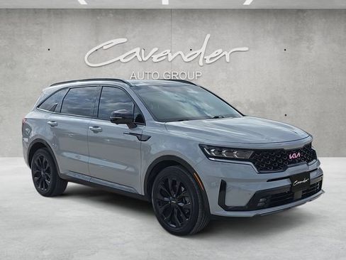 Used 2022 Kia Sorento SX image 2