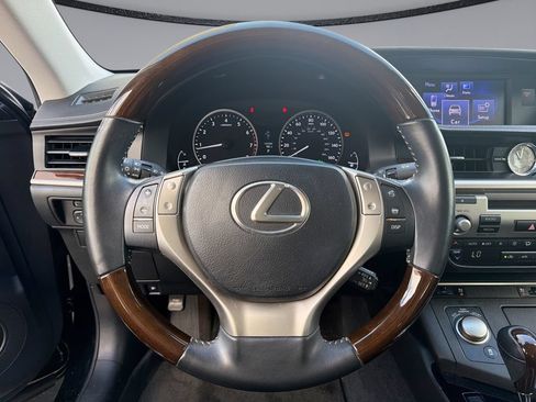 Used 2014 Lexus ES 350 w/ Premium Package FWD image 12
