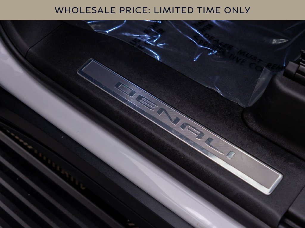 Used 2024 GMC Yukon Denali w/ Denali Reserve Package AWD/4WD image 14