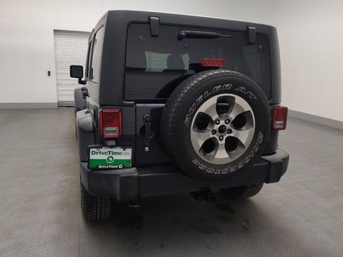 Used 2017 Jeep Wrangler Unlimited Sahara w/ Connectivity Group AWD/4WD image 6