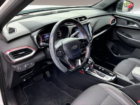 Used 2023 Chevrolet TrailBlazer RS w/ Sun and Liftgate Package FWD image 17