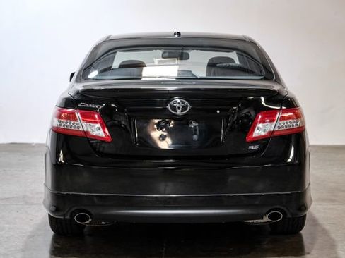Used 2010 Toyota Camry SE FWD image 10