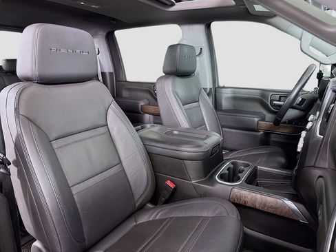 Used 2021 GMC Sierra 3500 Denali w/ Denali Black Diamond Edition image 33