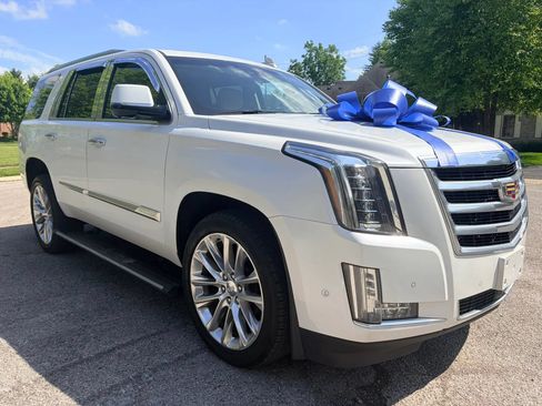 Used 2017 Cadillac Escalade Premium Luxury AWD/4WD image 1