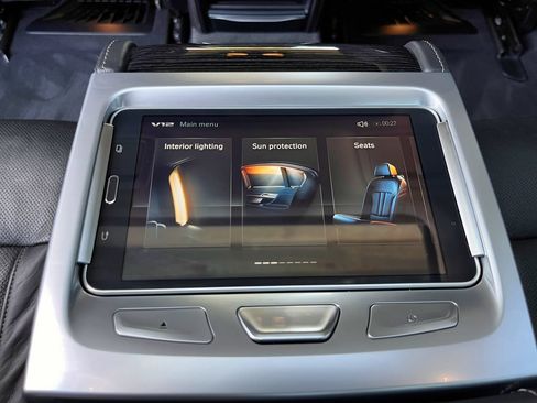Used 2018 BMW M760i xDrive w/ Luxury Rear Seating Package AWD/4WD image 62