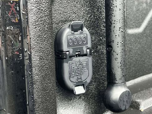 Used 2025 GMC Sierra 2500 Denali Ultimate image 22