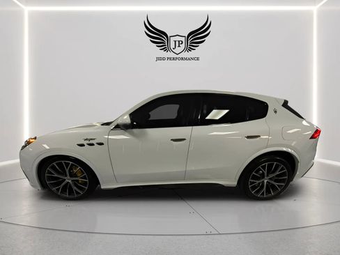 Used 2023 Maserati Grecale Trofeo AWD/4WD image 4