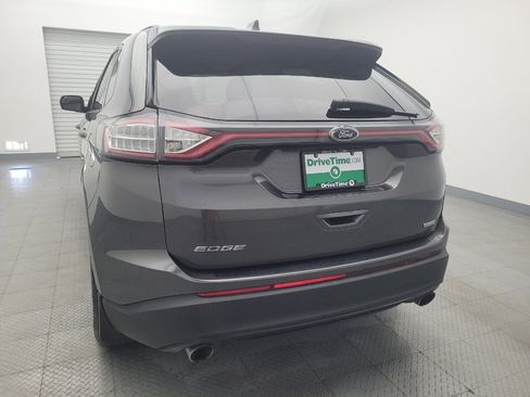 Used 2018 Ford Edge SE image 6