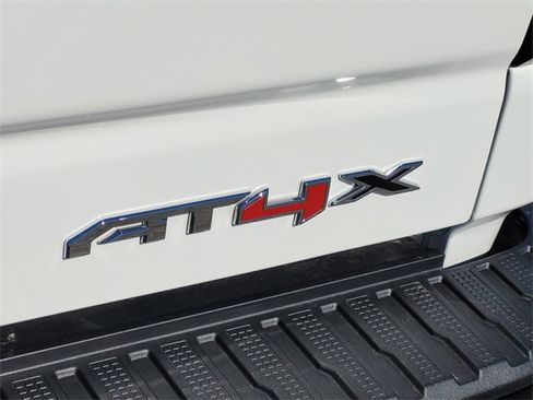 Used 2024 GMC Sierra 1500 AT4X image 8