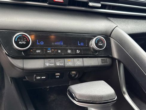 Used 2023 Hyundai Elantra SEL FWD image 25