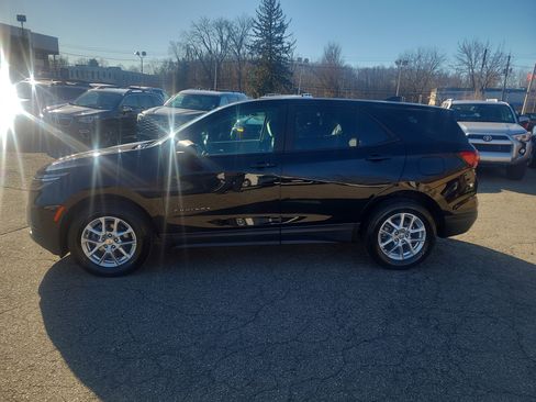 Used 2022 Chevrolet Equinox LS image 9