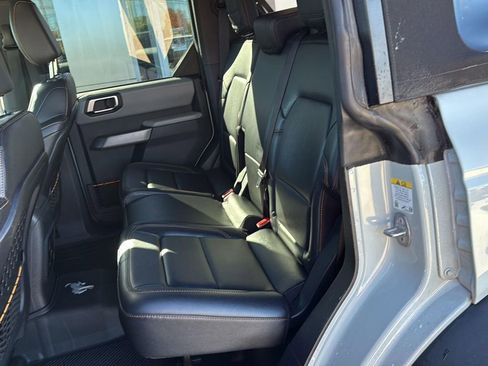 Used 2022 Ford Bronco Badlands w/ Sasquatch Package image 11